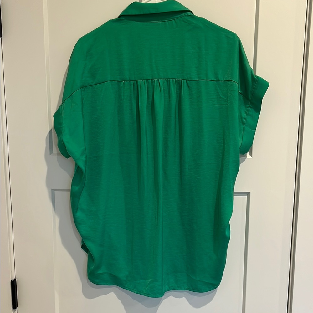 JODIFL Short Sleeve Button Down Shirt - Picture 3 of 4